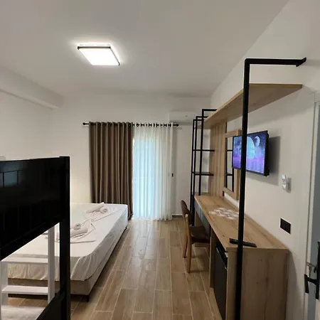 Garden Gæstehus Durrës