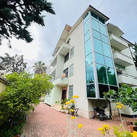 게스트하우스 Garden Durrës